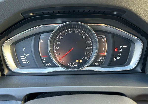 Volvo V60 Cross Country cena 71900 przebieg: 72300, rok produkcji 2018 z Garwolin małe 436